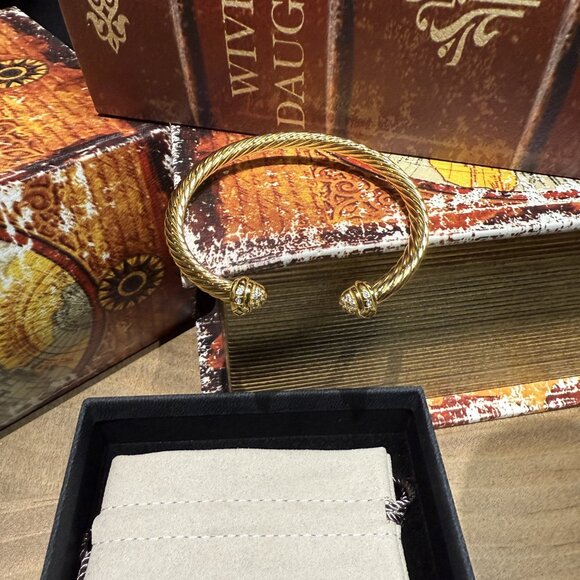 D̲a̲v̲i̲d̲ ̲Y̲u̲r̲m̲a̲n̲ 5mm Diamond Dome Cable Cuff Bracelet 18K Gold - Picture 7 of 7